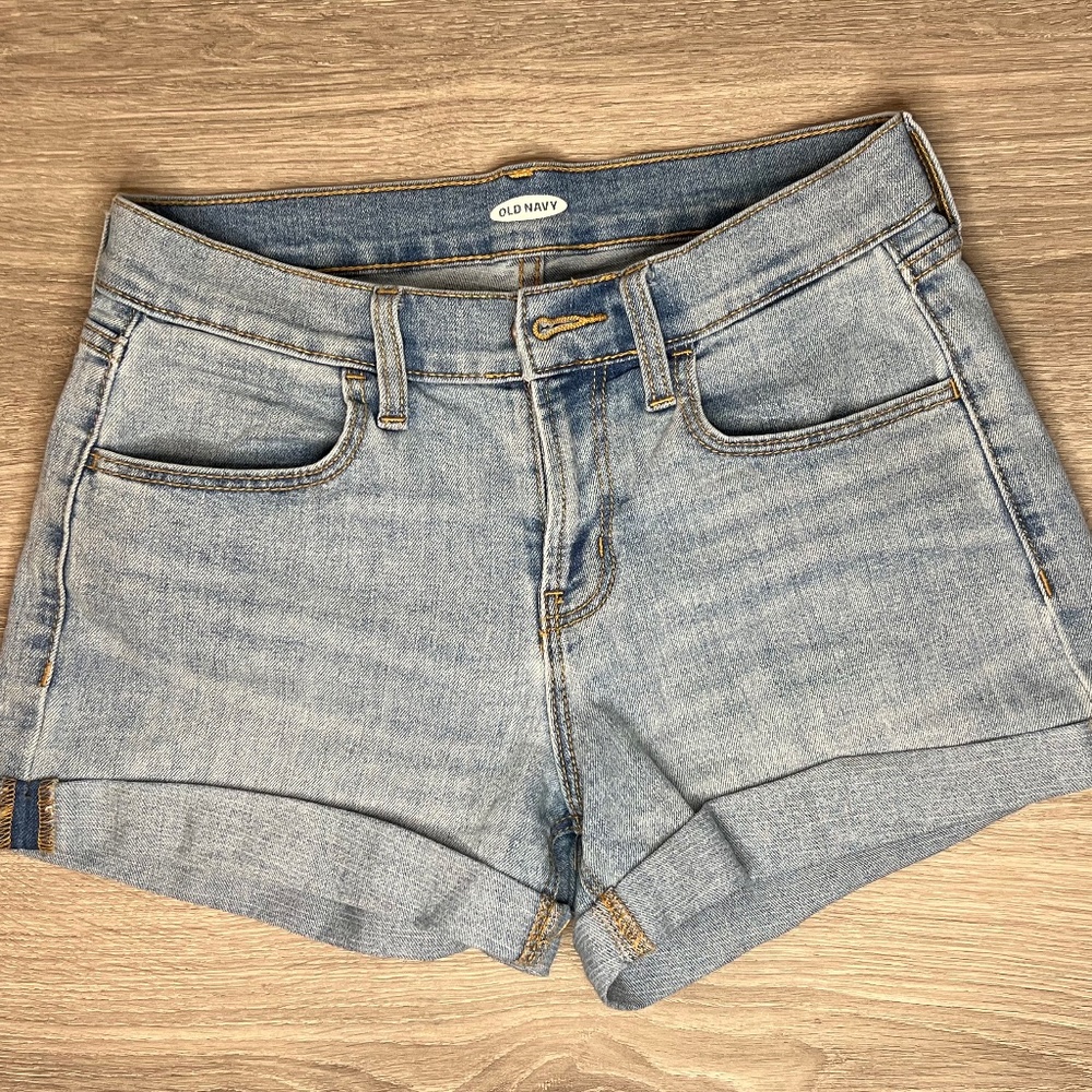 Old Navy cuffed shorts